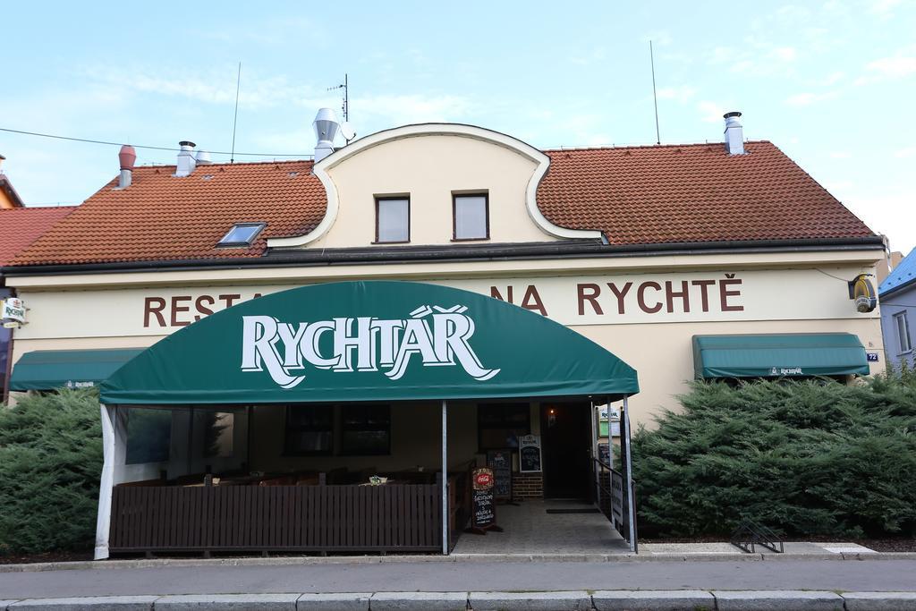 Pension & Restaurace Na Rychte プラハ エクステリア 写真